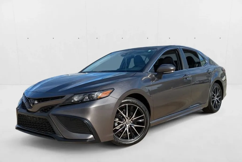 2024 Toyota Camry SE photo 1