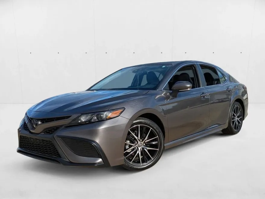 2024 Toyota Camry SE photo 1