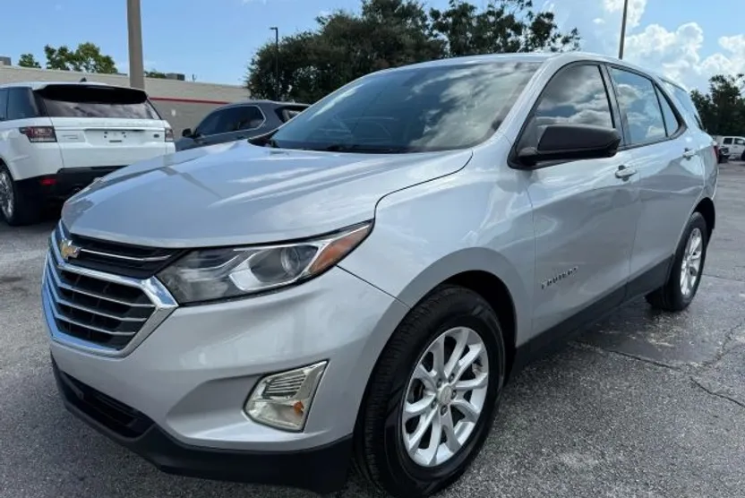 2018 Chevrolet Equinox LS photo 1