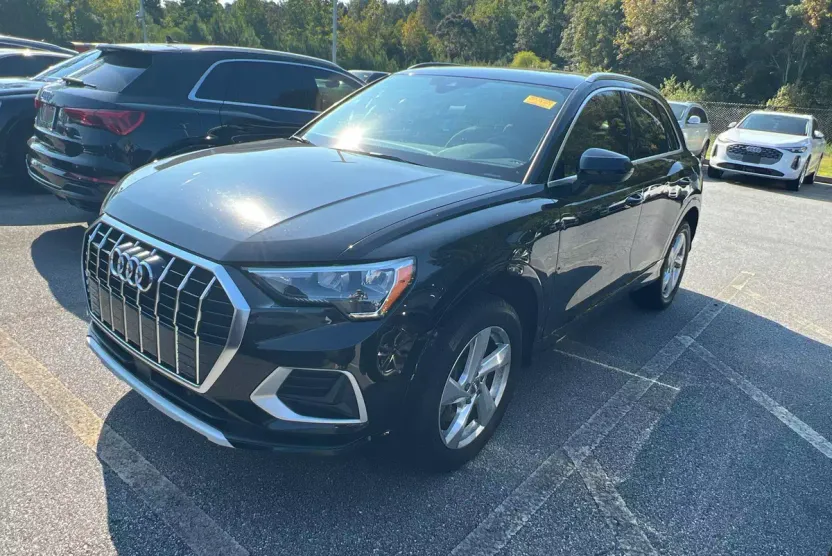 2020 Audi Q3 Premium photo 1