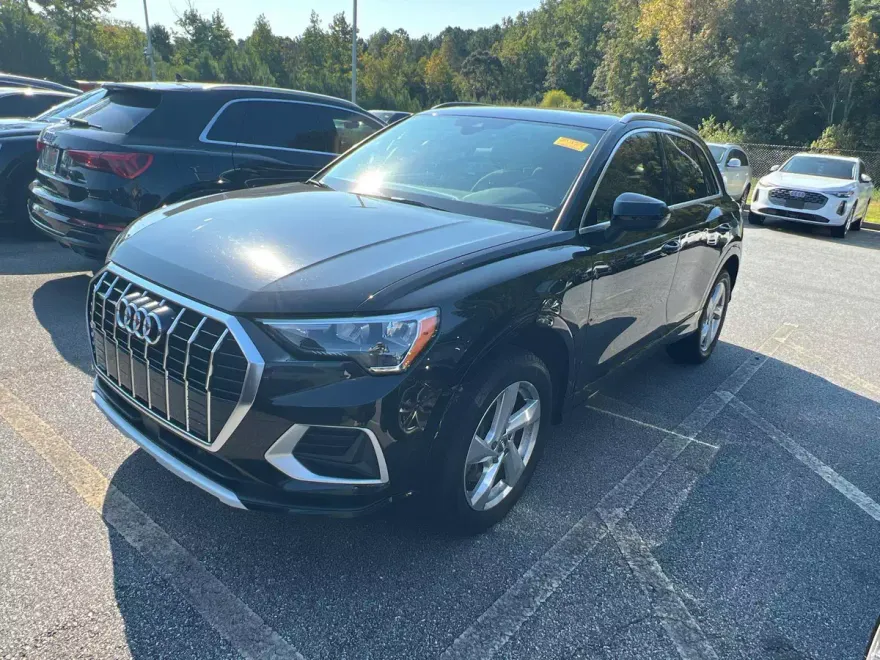 2020 Audi Q3 Premium photo 1
