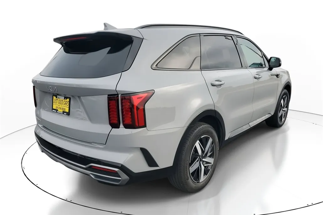 2023 Kia Sorento EX photo 1