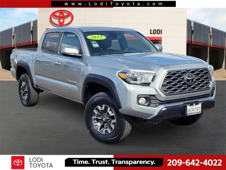 2023 Toyota Tacoma TRD Off-Road photo 1