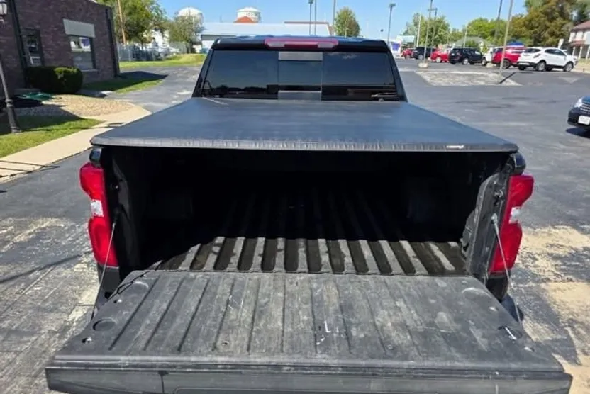 2023 Chevrolet Silverado 1500 RST photo 1