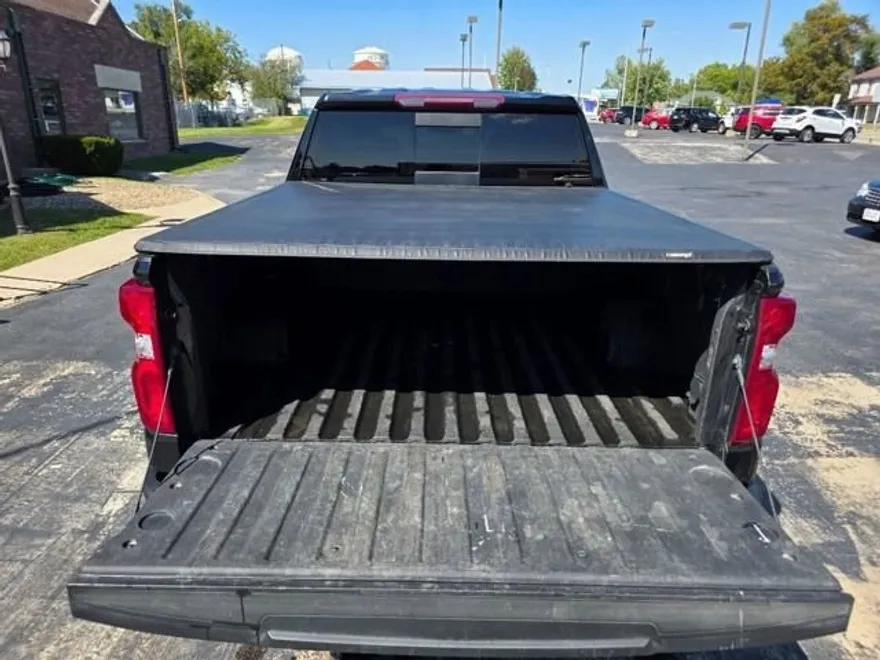 2023 Chevrolet Silverado 1500 RST photo 1