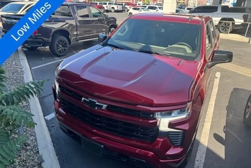 2024 Chevrolet Silverado 1500 RST photo 1