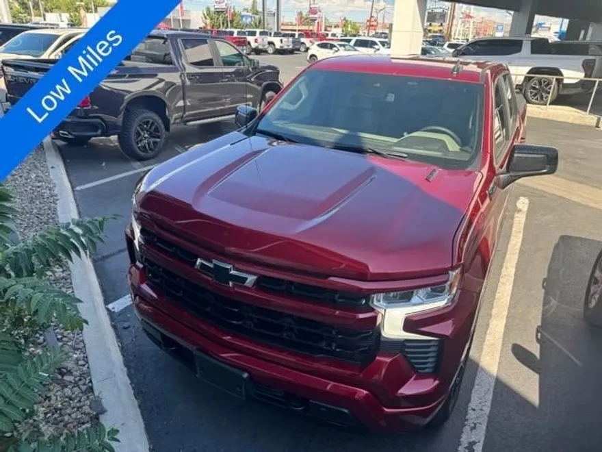 2024 Chevrolet Silverado 1500 RST photo 1