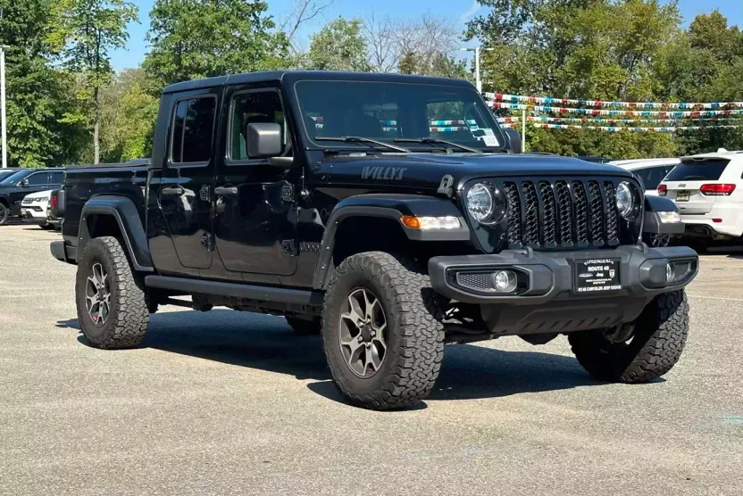2021 Jeep Gladiator Willys photo 1