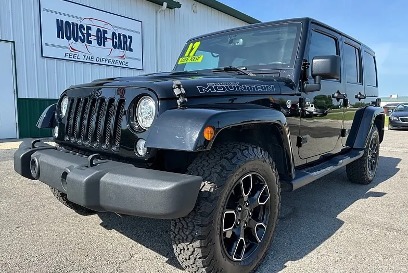 2017 Jeep Wrangler Unlimited Sahara Smoky Mountain photo 1