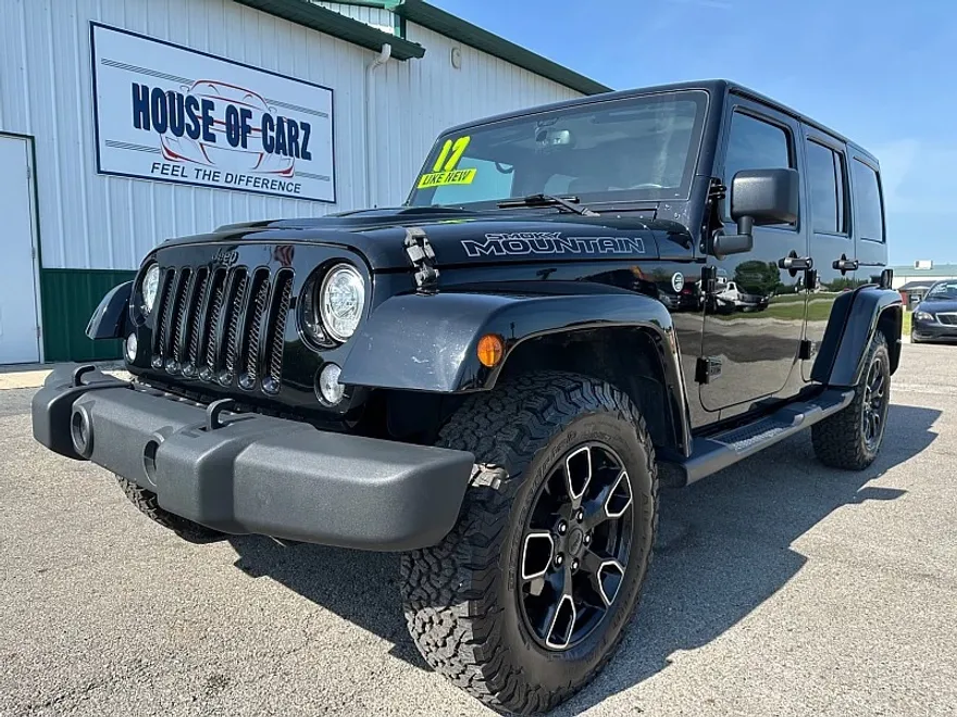 2017 Jeep Wrangler Unlimited Sahara Smoky Mountain photo 1