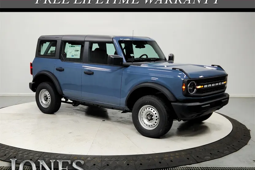 2025 Ford Bronco Base photo 1