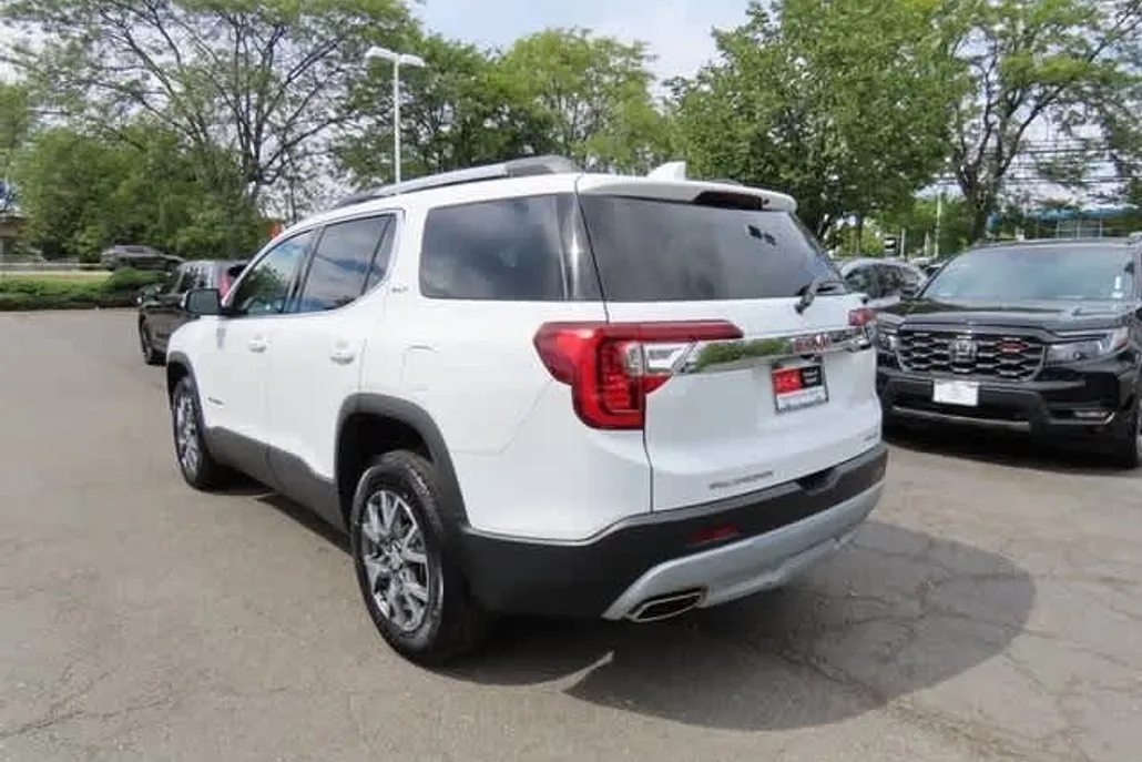 2023 Gmc Acadia SLT photo 1