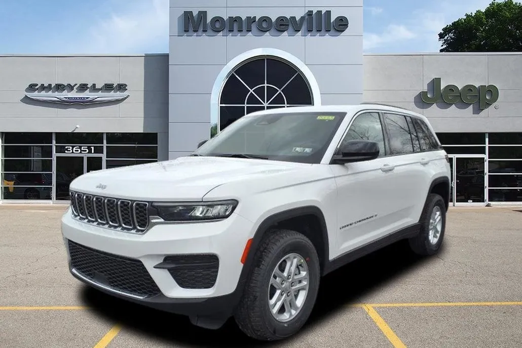 2025 Jeep Grand Cherokee Laredo photo 1