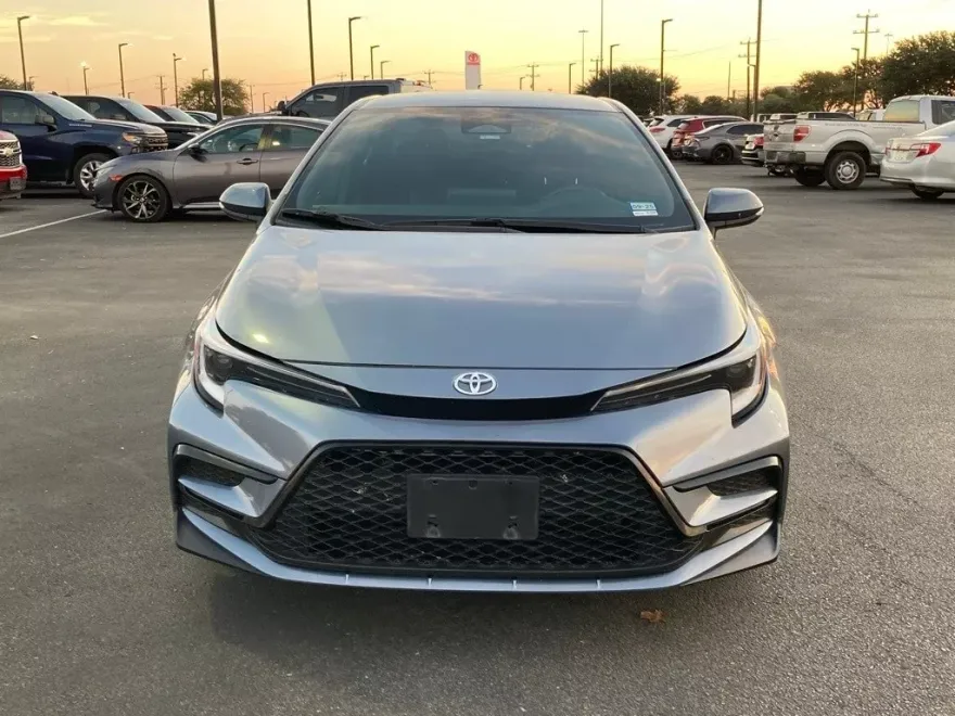 2024 Toyota Corolla SE photo 1