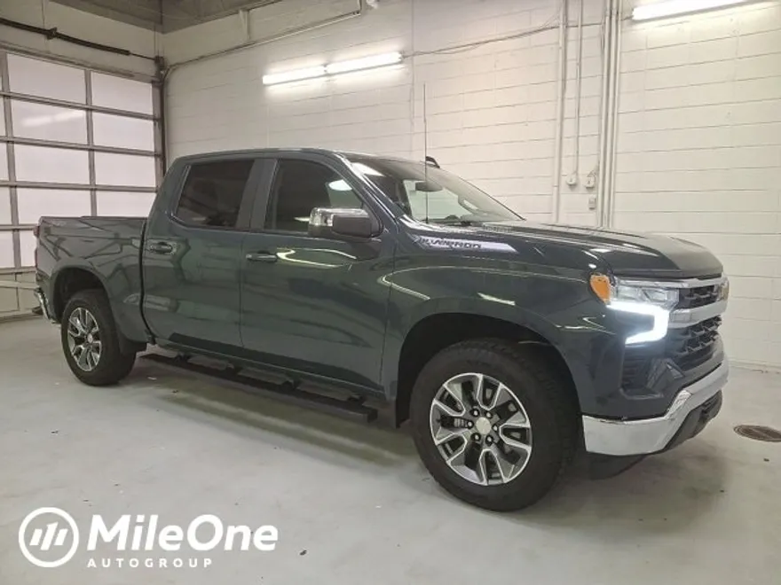 2025 Chevrolet Silverado 1500 LT photo 1