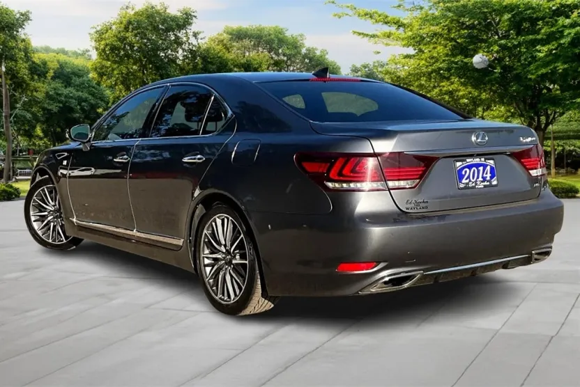 2014 Lexus LS 460 photo 1