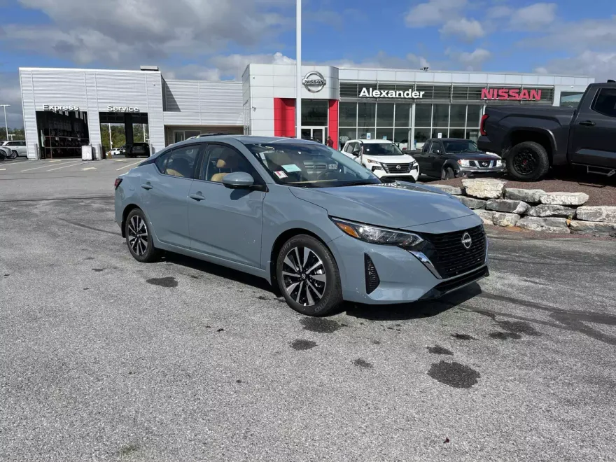 2025 Nissan Sentra SV photo 1