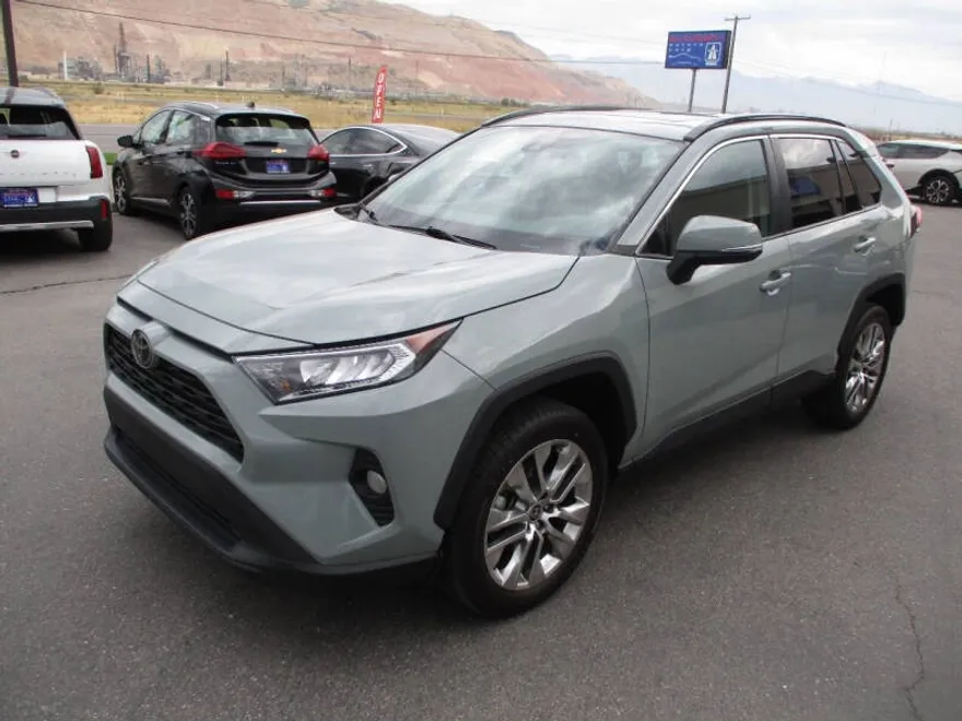2021 Toyota RAV4 XLE Premium photo 1