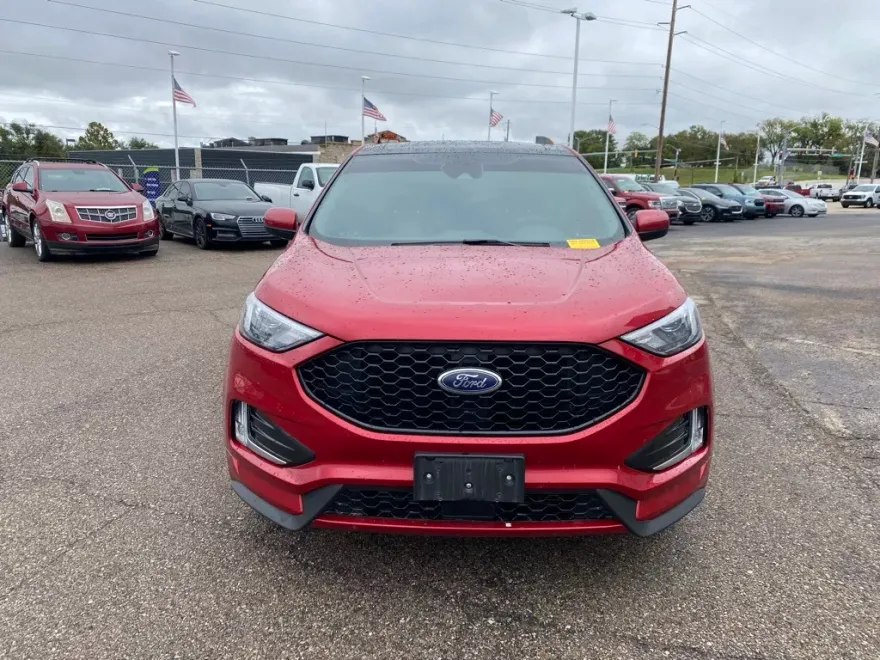 2022 Ford Edge ST photo 1