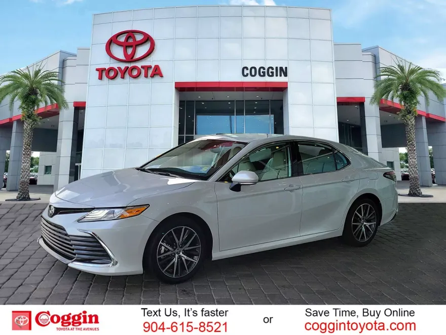 2024 Toyota Camry XLE photo 1