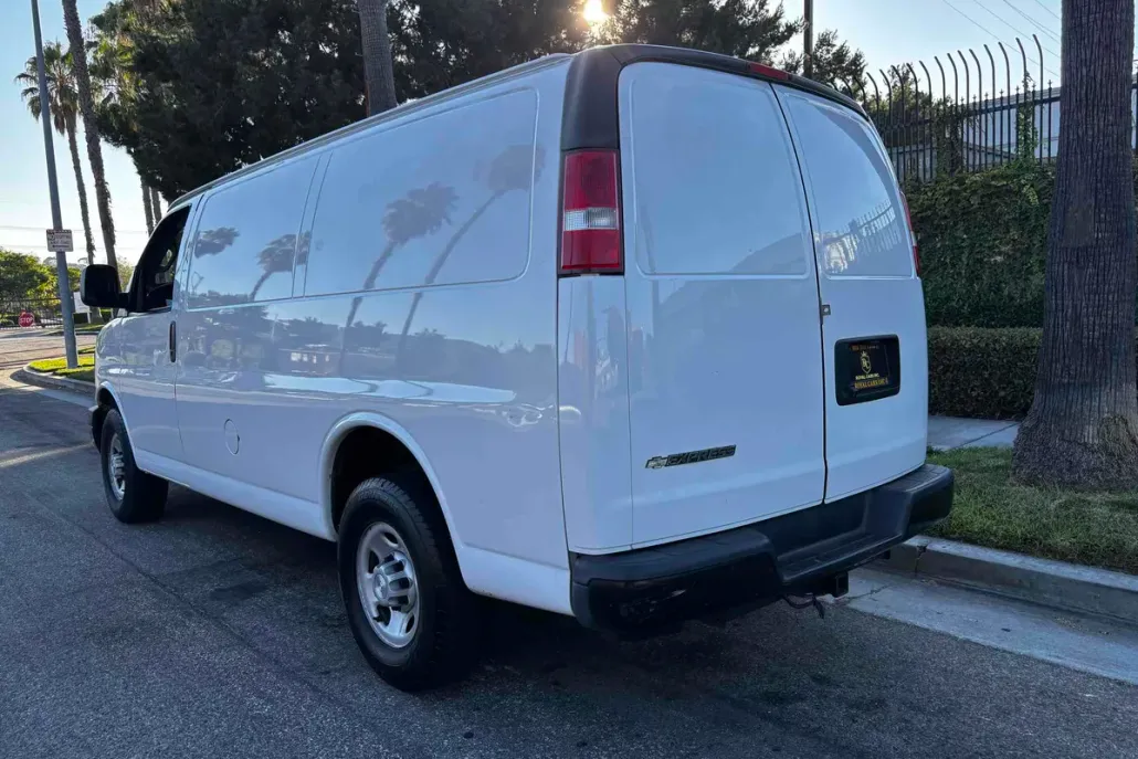 2017 Chevrolet Express Cargo Van 2500 photo 1