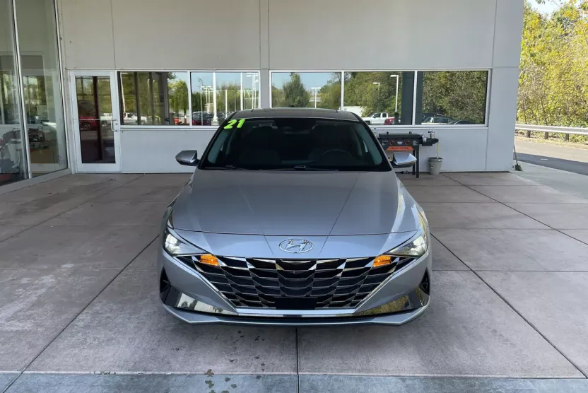 2021 Hyundai Elantra Limited photo 1