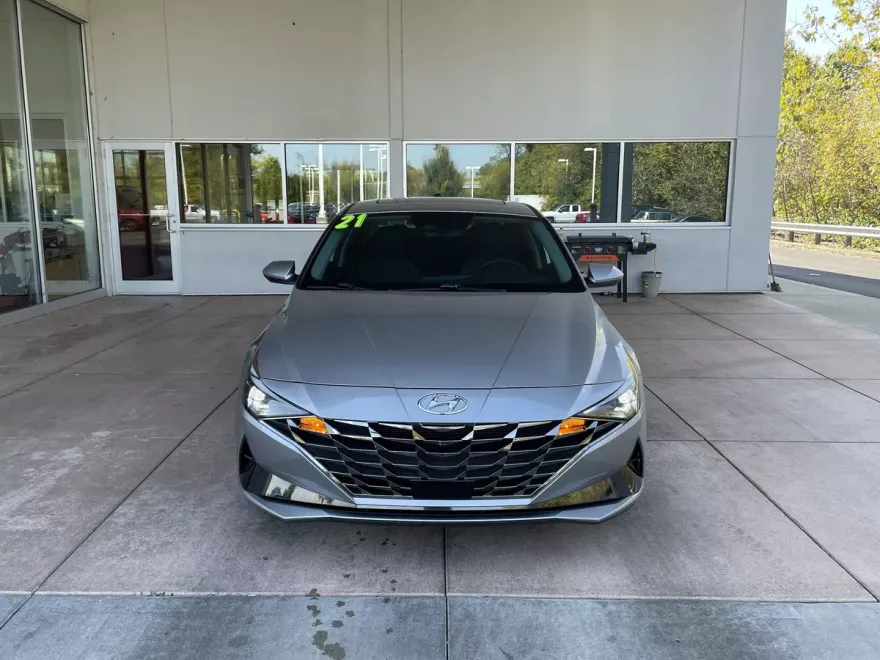 2021 Hyundai Elantra Limited photo 1