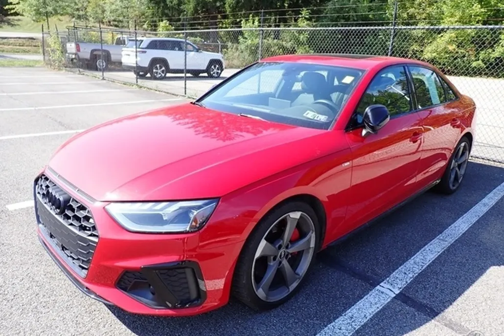 2022 Audi A4 45 S line Premium Plus photo 1