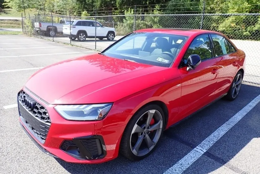 2022 Audi A4 45 S line Premium Plus photo 1