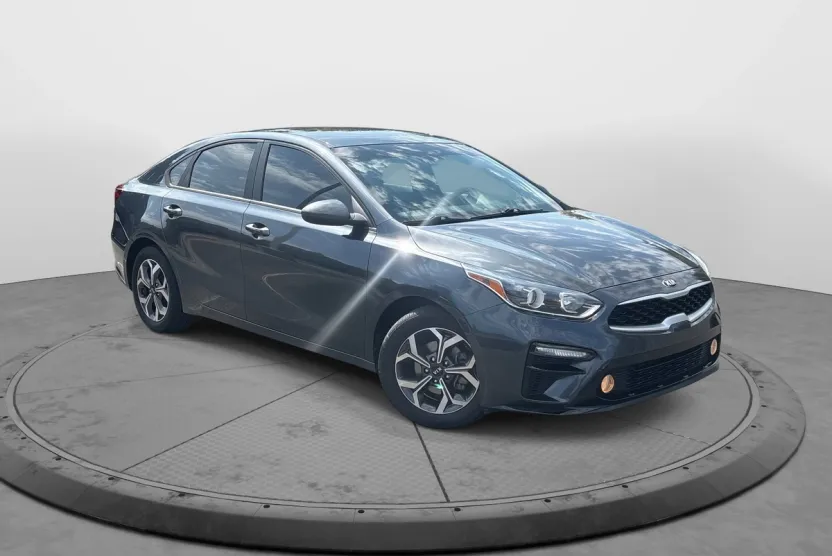 2021 Kia Forte LXS photo 1
