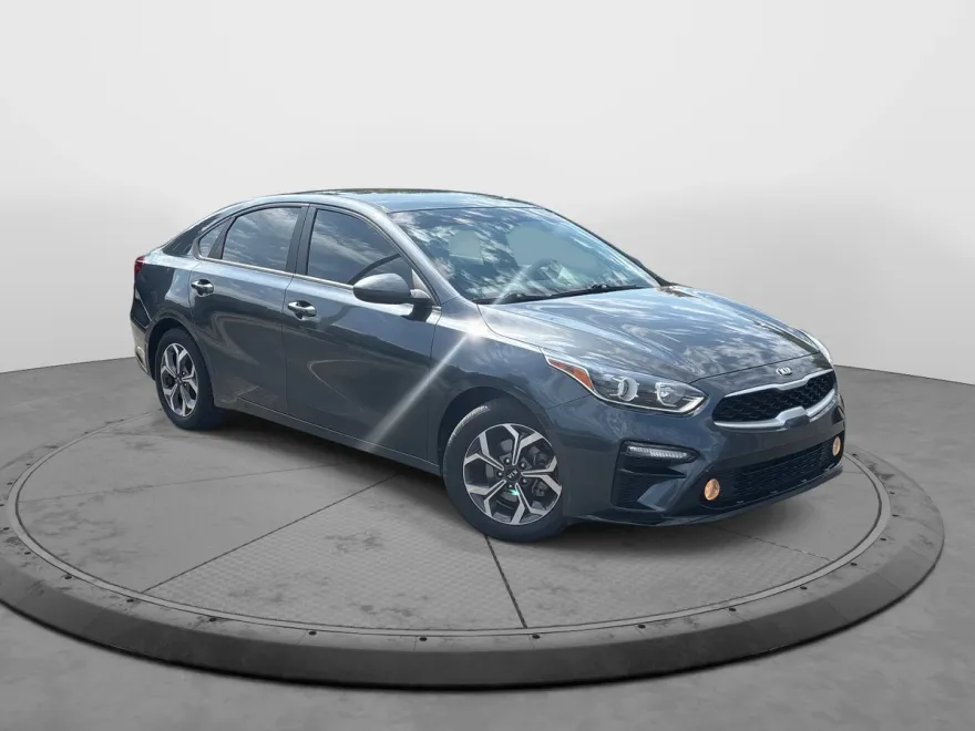 2021 Kia Forte LXS photo 1