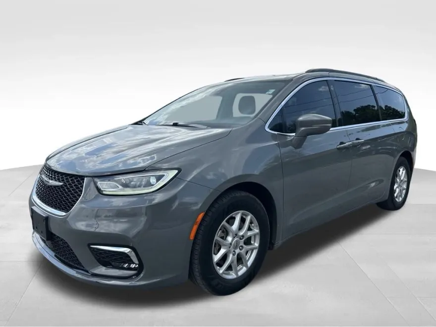 2022 Chrysler Pacifica Touring L photo 1