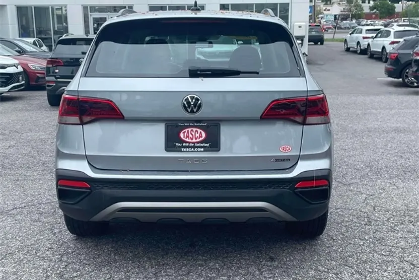 2022 Volkswagen Taos S photo 1