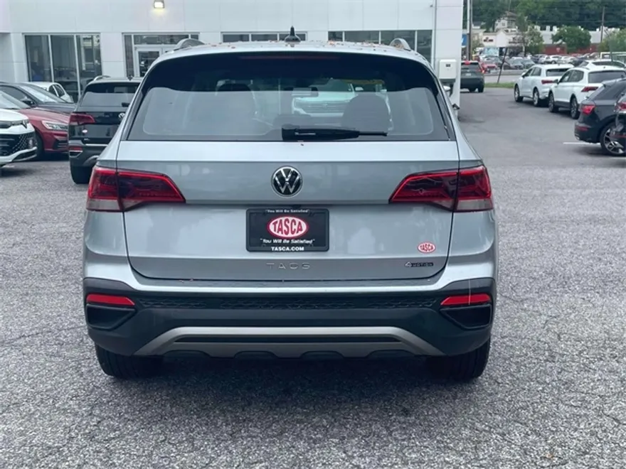 2022 Volkswagen Taos S photo 1