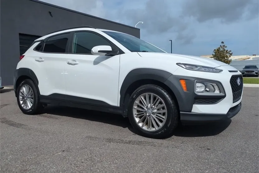 2021 Hyundai Kona SEL photo 1