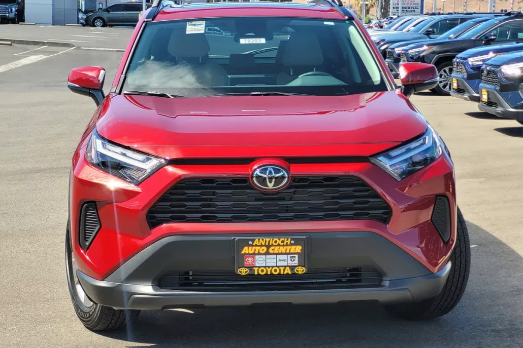 2025 Toyota RAV4 XLE photo 1