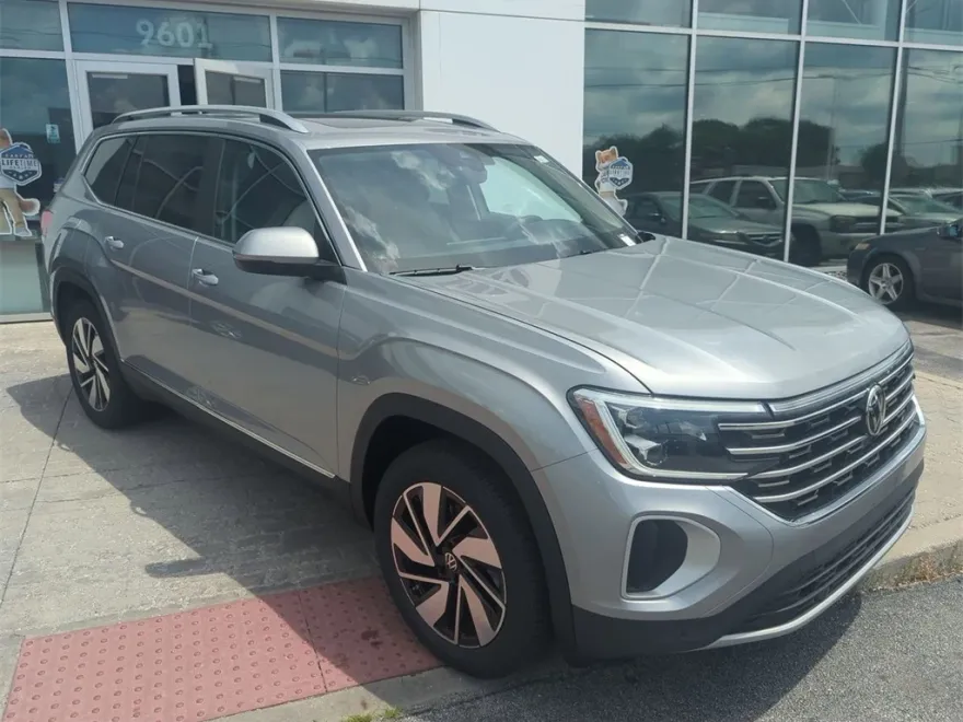 2025 Volkswagen Atlas SEL photo 1