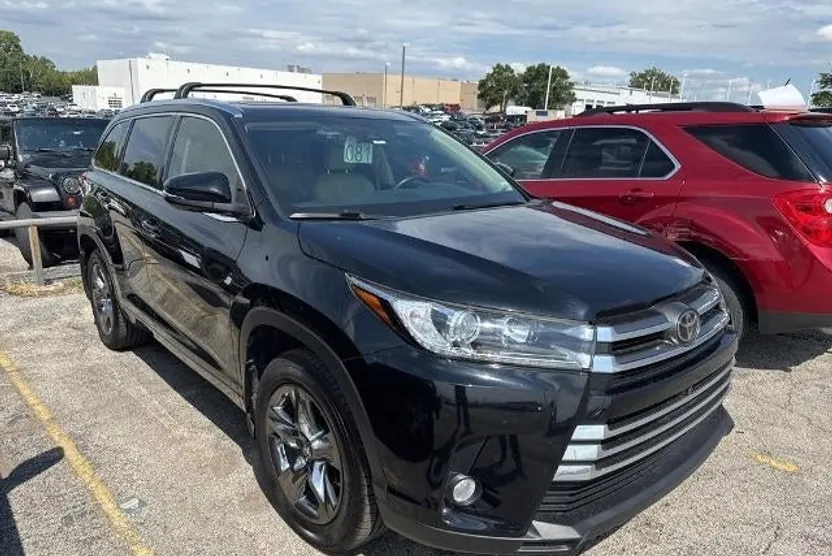 2017 Toyota Highlander Limited photo 1