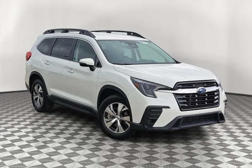 2023 Subaru Ascent Premium photo 1