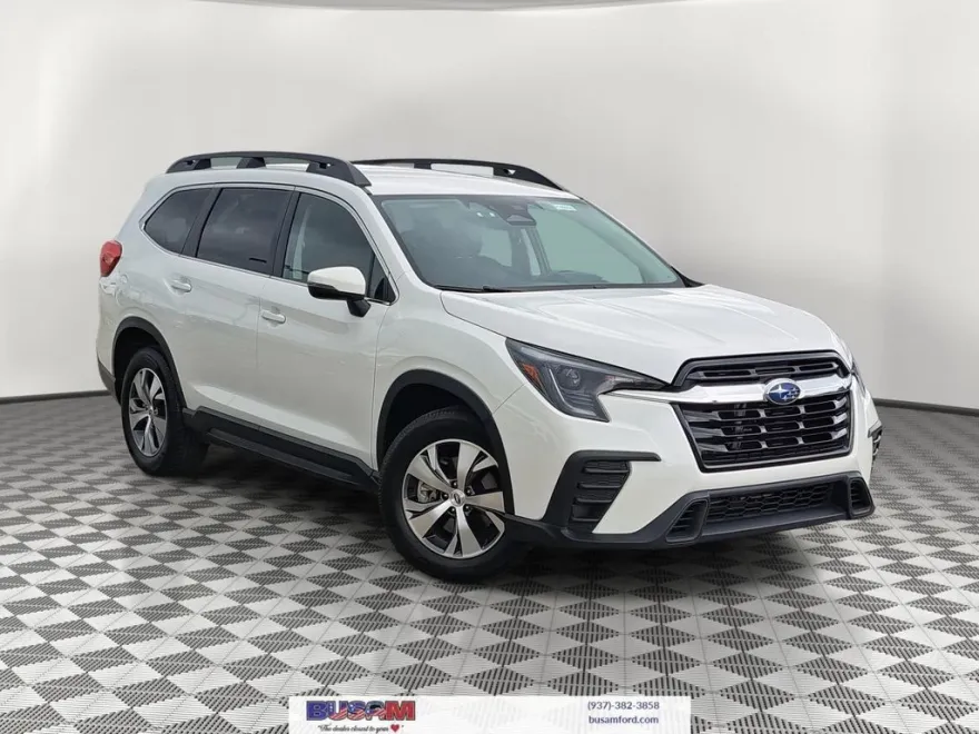 2023 Subaru Ascent Premium photo 1