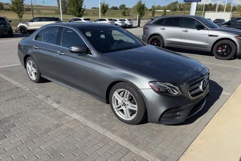 2020 Mercedes Benz E 350 4MATIC photo 1