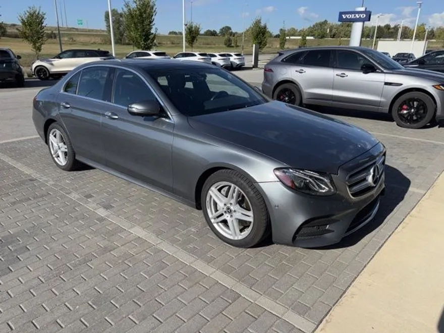 2020 Mercedes Benz E 350 4MATIC photo 1