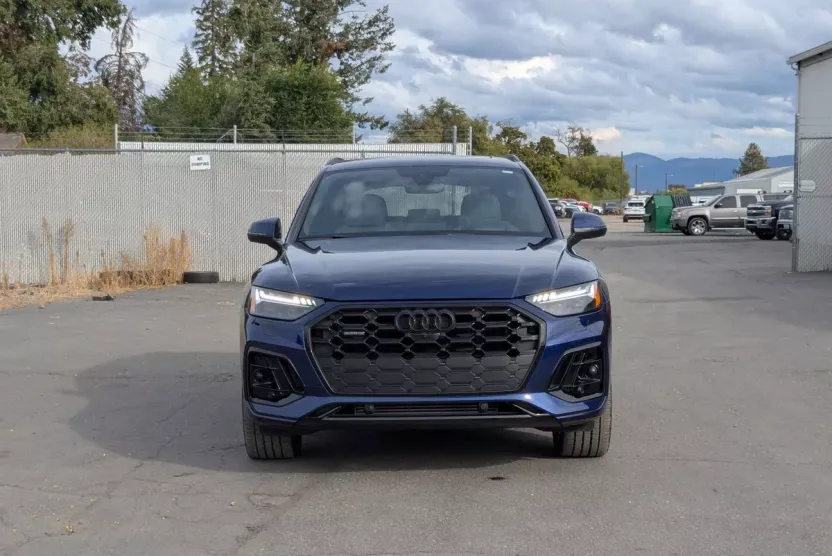 2024 Audi Q5 45 S line Prestige photo 1