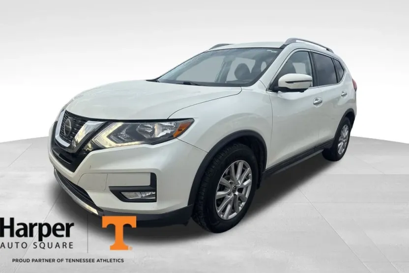 2018 Nissan Rogue SV photo 1