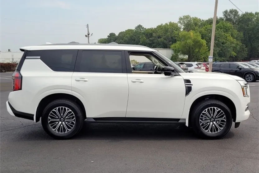 2026 Nissan Armada Platinum photo 1