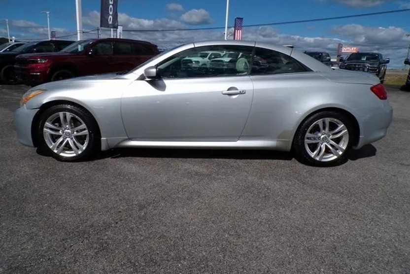 2010 Infiniti G37 Base photo 1