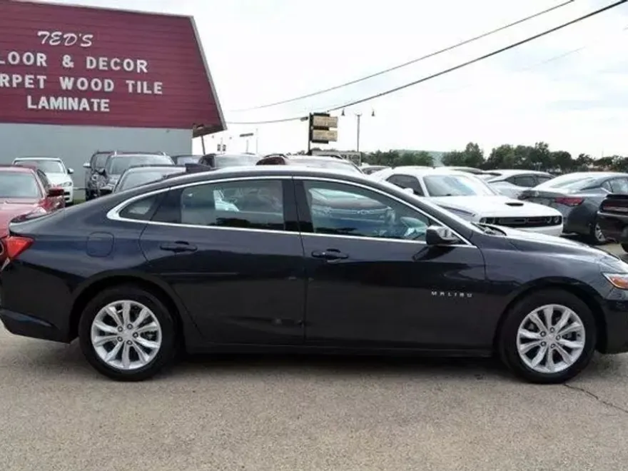2023 Chevrolet Malibu 1LT photo 1
