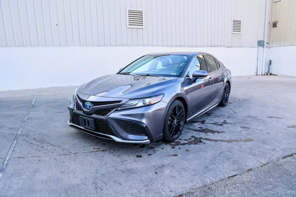 2022 Toyota Camry Hybrid XSE photo 1