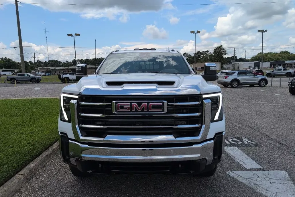 2025 Gmc Sierra 2500 HD SLE photo 1