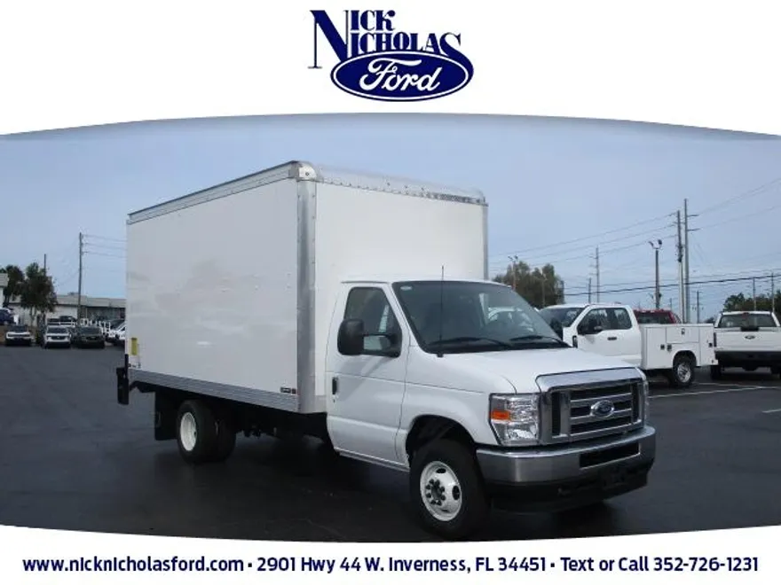 2025 Ford E-450 Chassis Cab photo 1
